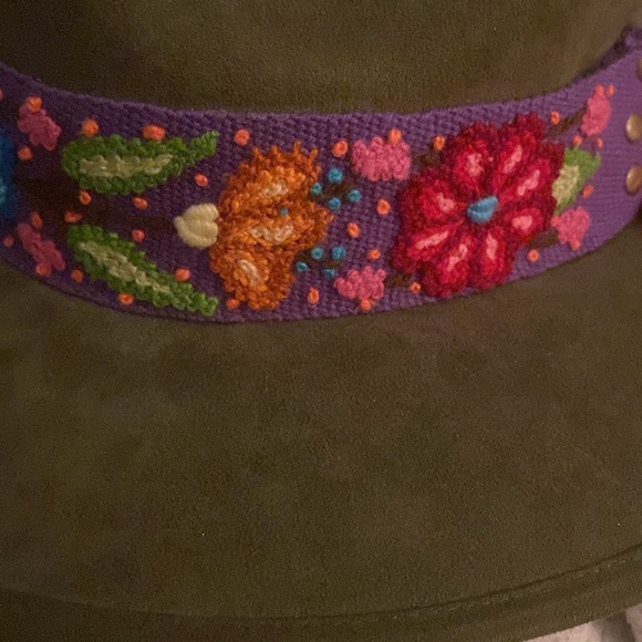 SPRING CLEANOUT 🍀🪻🌹Wide Brim Olive Green Hat - Picture 5 of 9